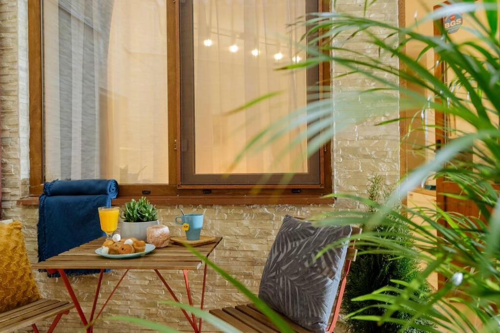 Studio With Private Terrace Next To Cismigiu Bukareszt Zewnętrze zdjęcie