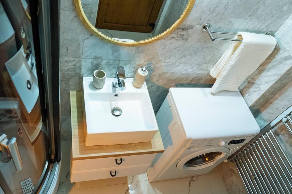 Studio With Private Terrace Next To Cismigiu Bukareszt Zewnętrze zdjęcie